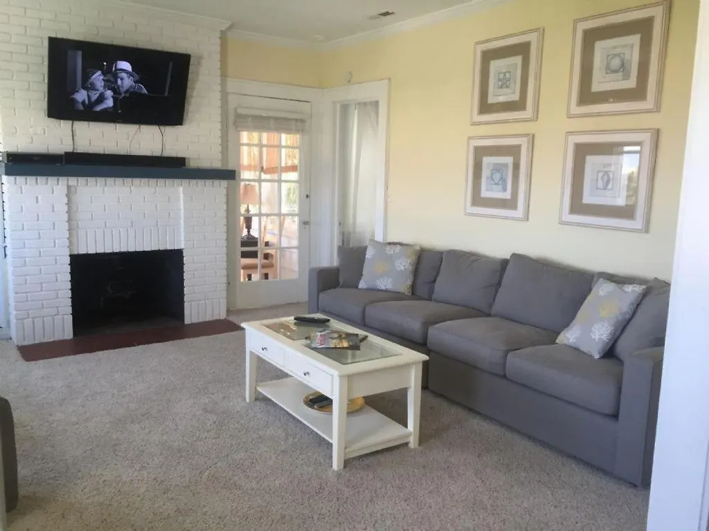 Vakantiehuis Shoreline Cottage - Oceanfront - North End Vb Virginia Beach