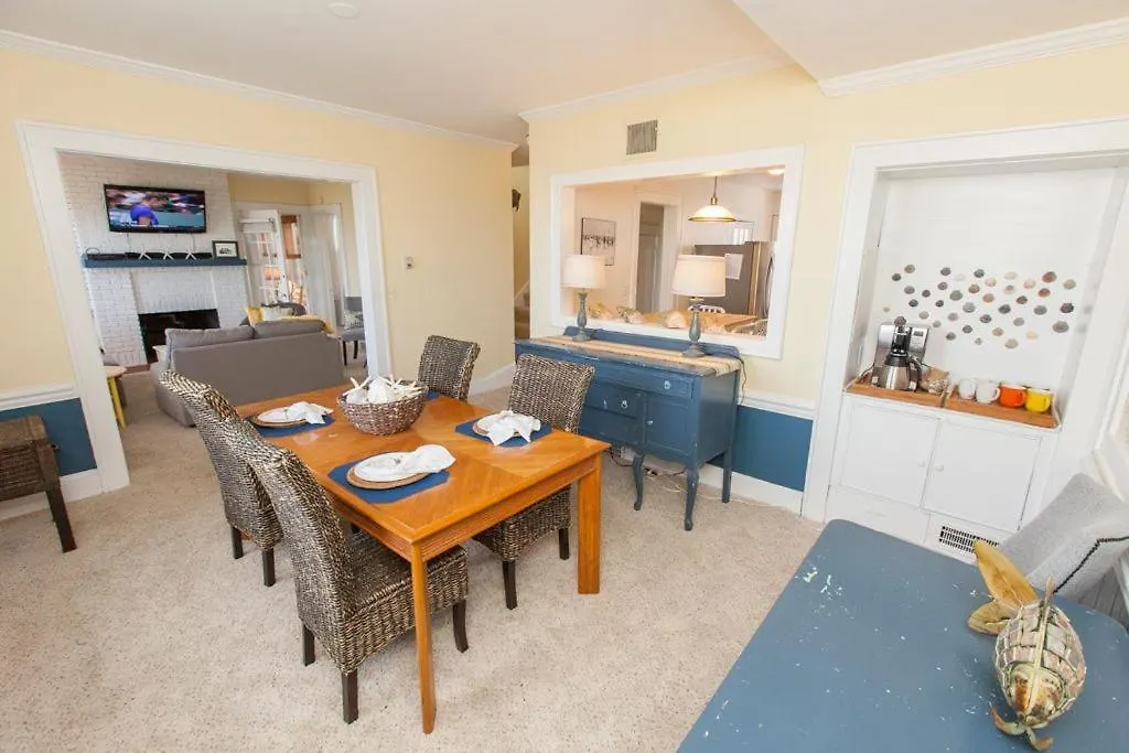 Shoreline Cottage - Oceanfront - North End Vb Virginia Beach 0*,  Verenigde Staten